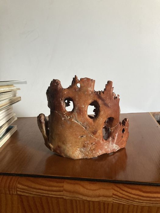 Peça em jade vermelha