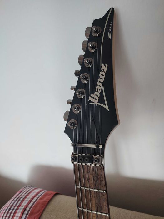 Gitara elektryczna Ibanez S7320 - siedem strun