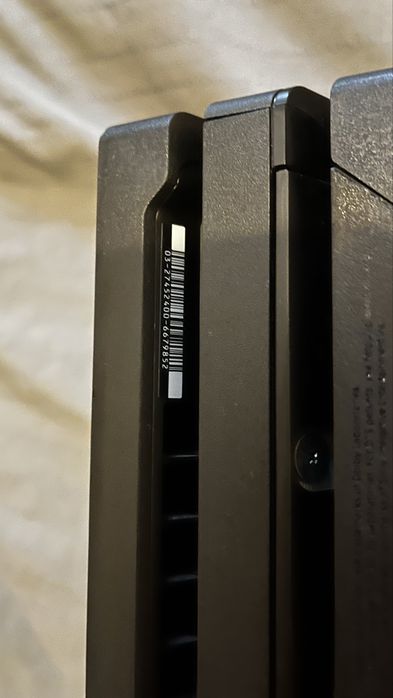 Sony Play Station 4 PRO 1 Tb 2 Pady po serwisie Cicha z Grami x2