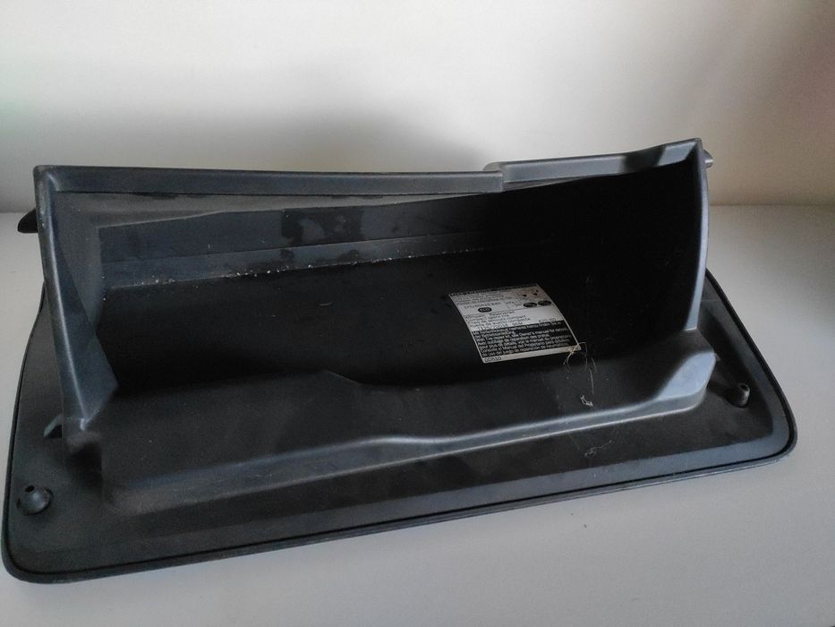 Porta luvas TOYOTA Yaris (_P13_)