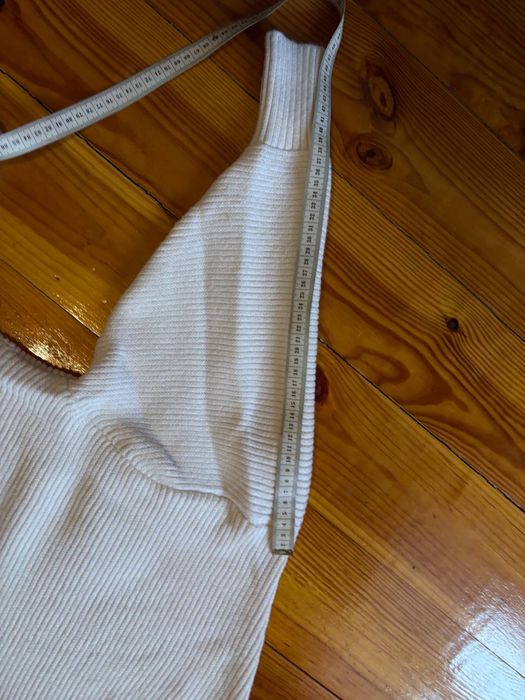 Светр жіночій zara з декольте