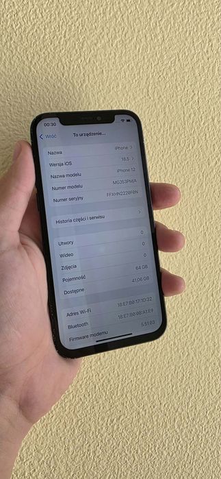 iPhone 12 czarny