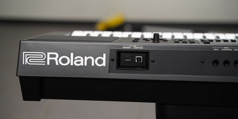ROLANd E-A7 ea7  odtwarza MP3, Wave, Midi jak Nowy