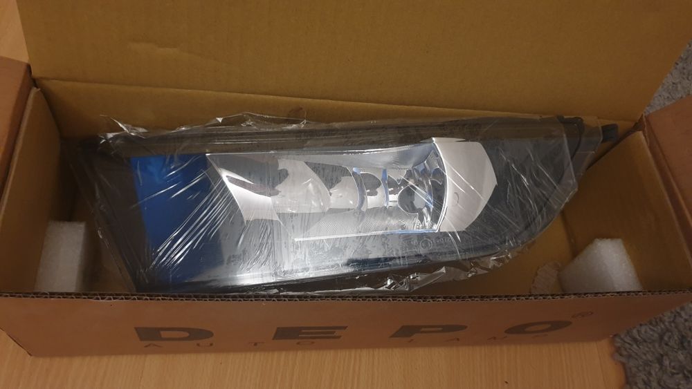 Farol nevoeiro Skoda Fabia 2016