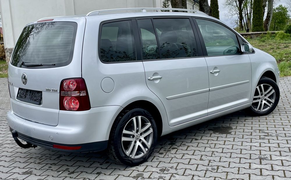 Volkswagen Touran 2.0TDI 2009 Rok