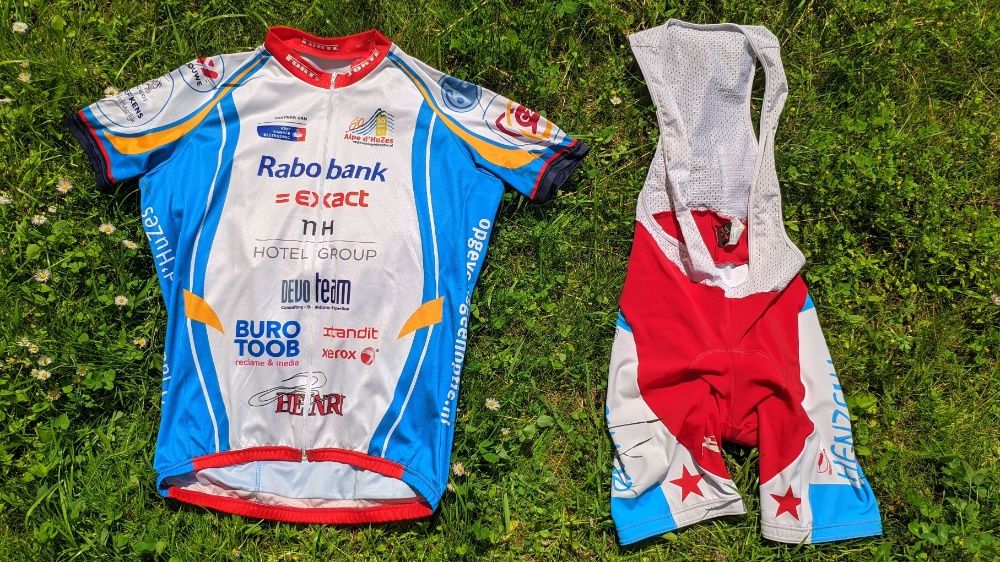 Велоформа, велофутболка, велошорти, джерсі Forte та Giordana