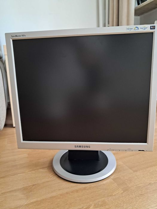 Monitor Samsung Syncmaster 901B 19 cali.