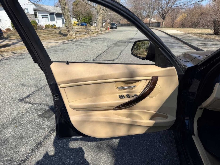 BMW 3 Series 320i xDrive      2014