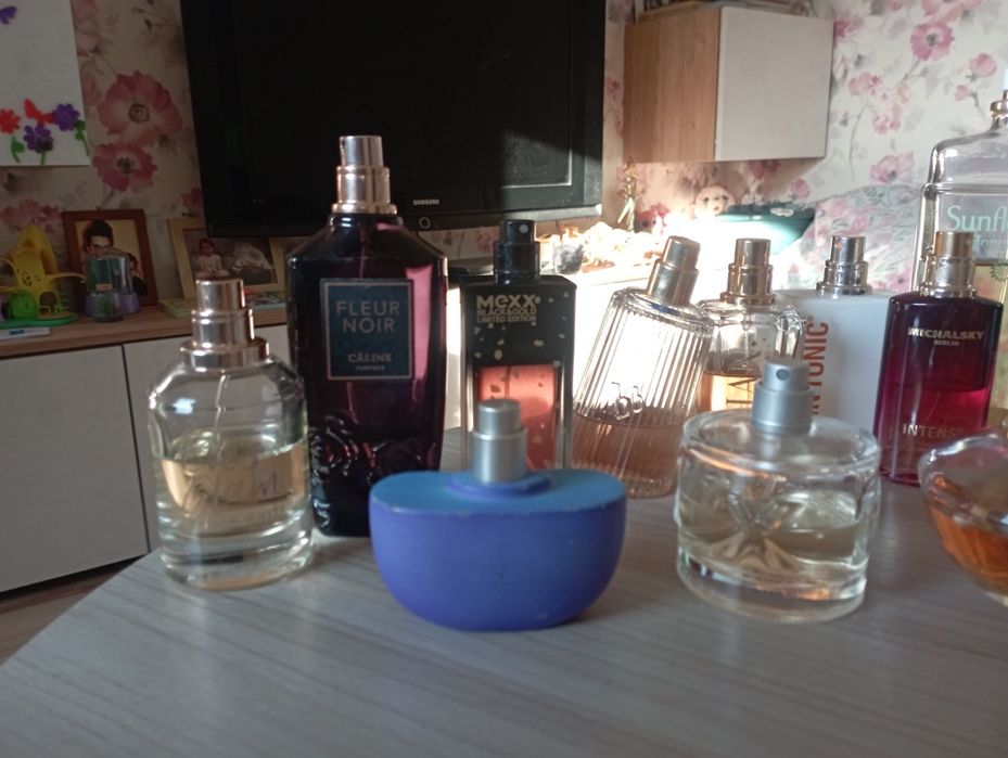 Sprzedam duży zestaw używanych perfum.