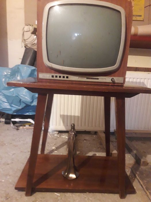 Dwa stoliki pod telewizor z okresu PRL