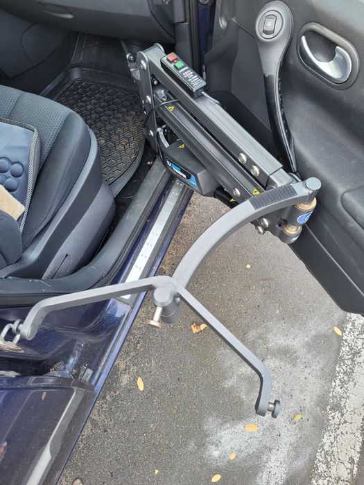 Podnosnik samochodowy dla niepelnosprawnych