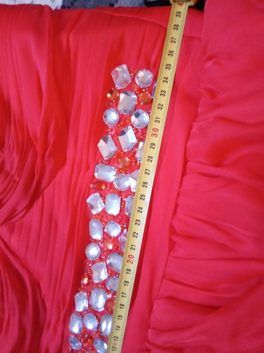 Piękna suknia z trenem