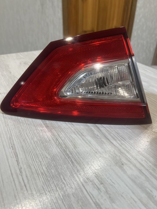 DS7313A603AD Ford Фонарь задний левый внутренний