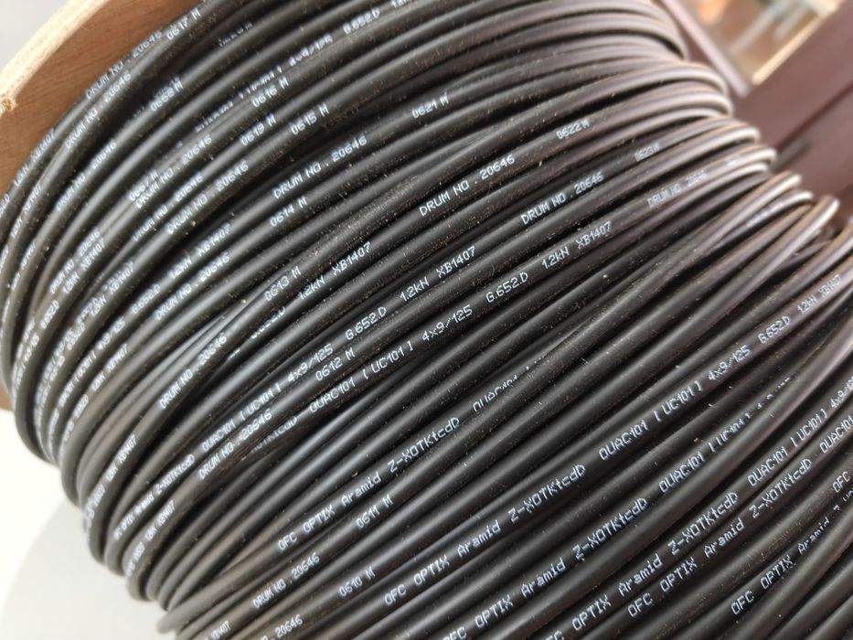 Kabel światłowodowy napowietrzny Drop 4J G.657.A2 Aramid 500m