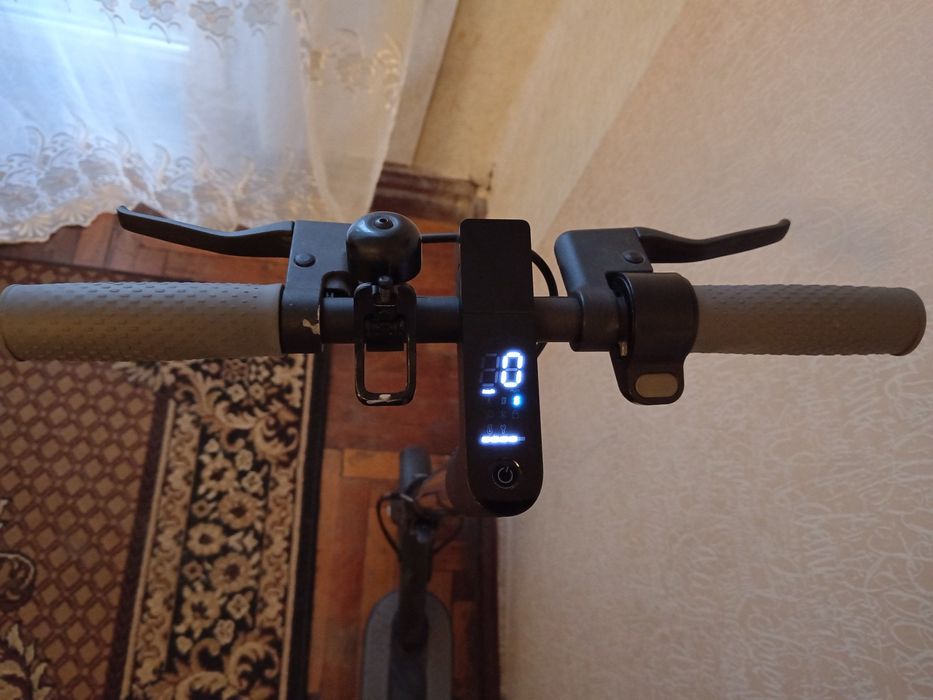 Продам электросамокат Xiaomi  1  S.