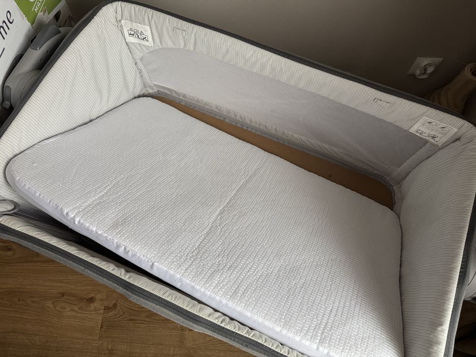 Łóżeczko dziecięce, dostawka chicco next2me magic