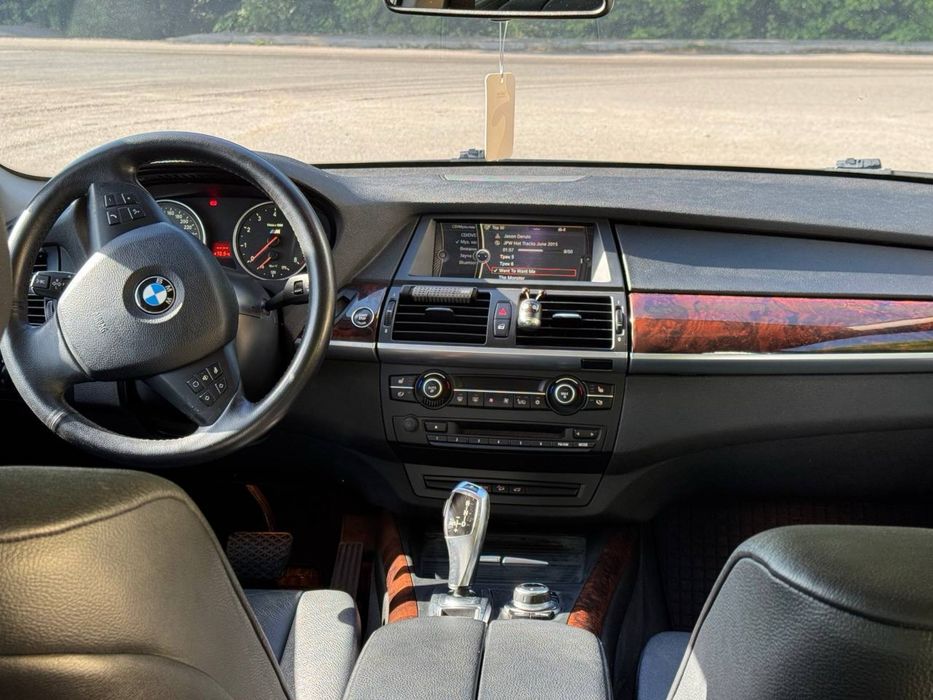Авто BMW X5 2011