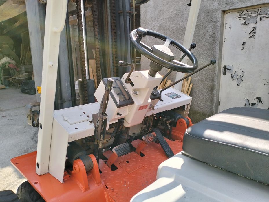 Empilhador Nissan para venda