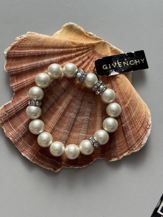 Браслет від Givenchy