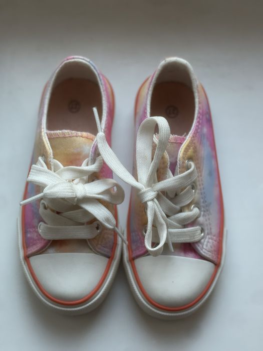 Продам кеди 27 розмір