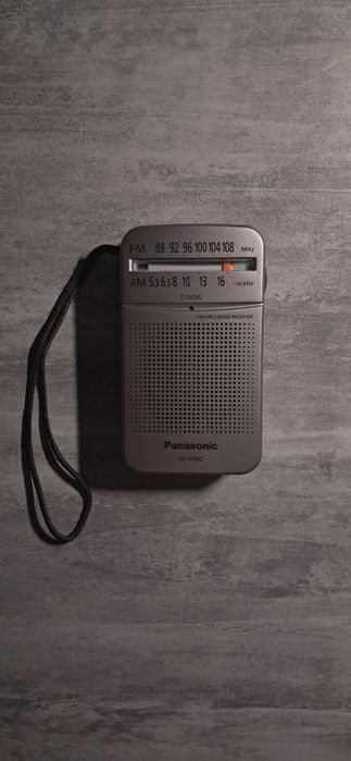 Компактний приймач АМ Panasonic RF-P50D