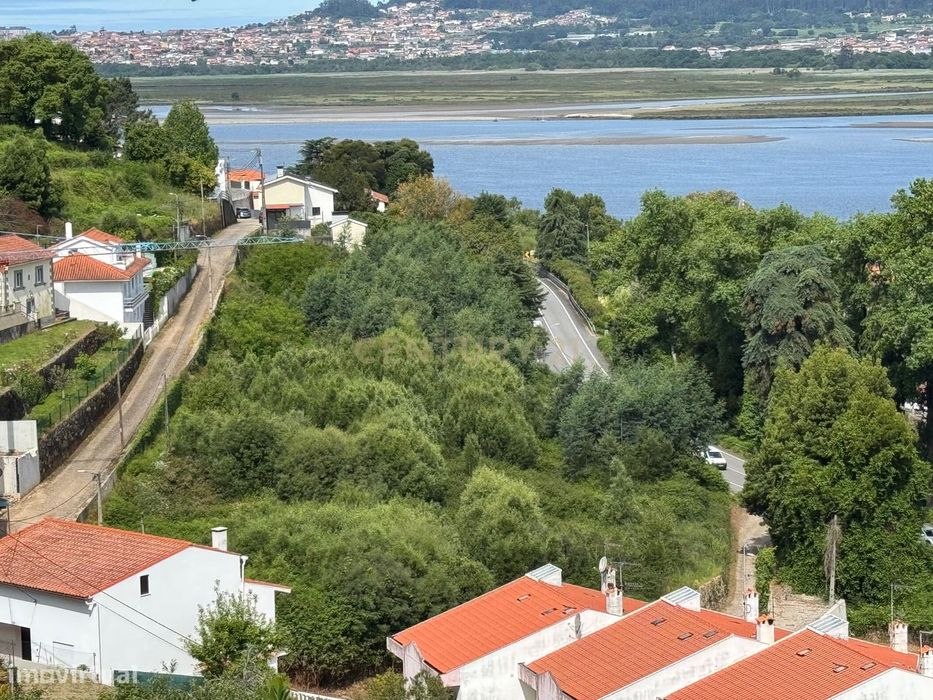 Terreno com 6000m2 em Seixas, Caminha - Com vista rio e bons acessos.