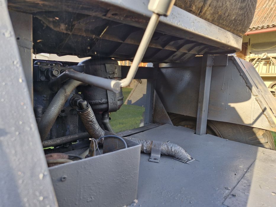 Продається трактор двох мостовий
Мотор від мотоблока 12
Коробка від м