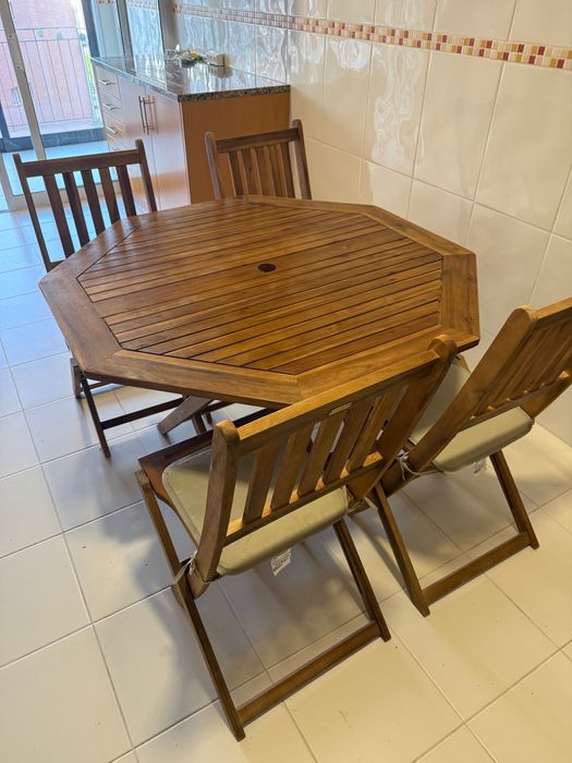 Conjunto mesa e cadeiras jardim Kasa