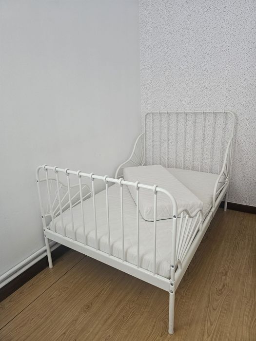 Cama de criança extensível ikea com colchão