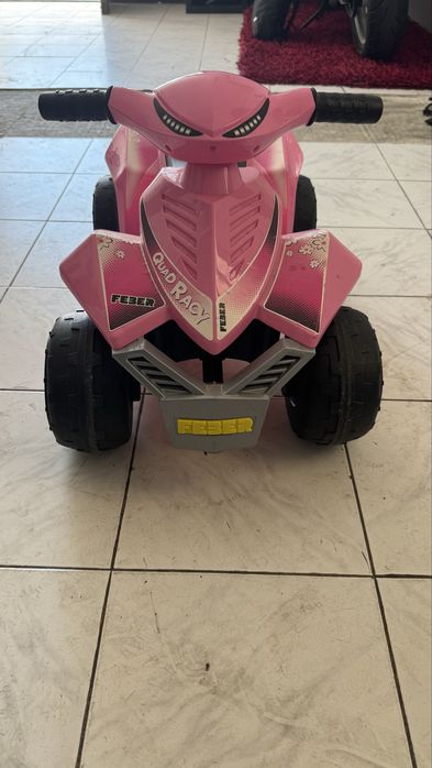 Moto4 criança rosa em bom estado