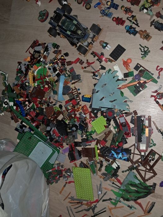 Лего мікс(Ninjago, Nexoknigths, Golden Army, Lego Marvel)
