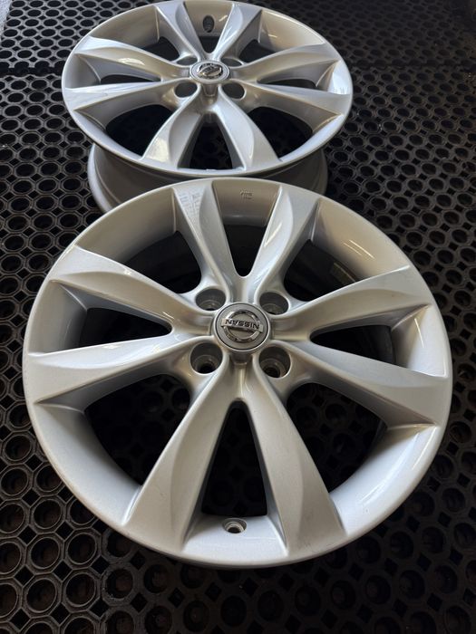 Alufelga Nissan 4x100 6 J x 15 ET 45