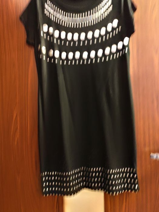 Sukienka czarna  zdobiona