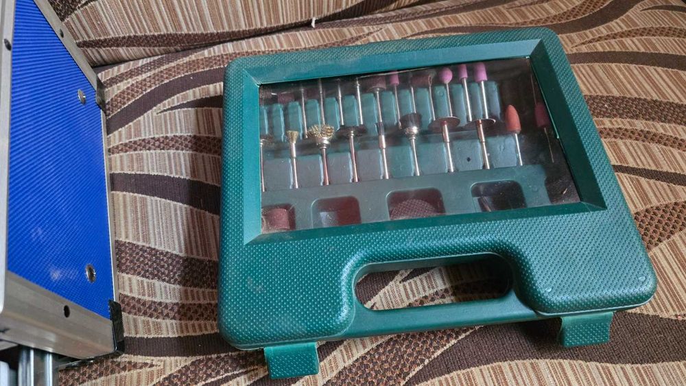 Dremel 4250  ( używane modelarsko ) stan bdb + dodatki OKAZJA