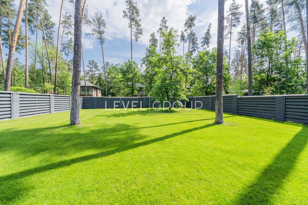 Будинок 250м. у котеджному містечку. Ліс! Козин! 10 соток!