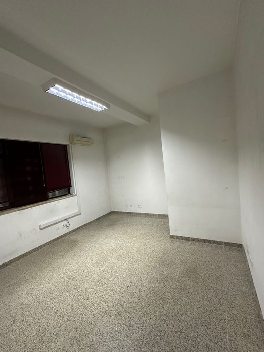 Loja para arrendar junto ao Continente -Vale das flores Coimbra