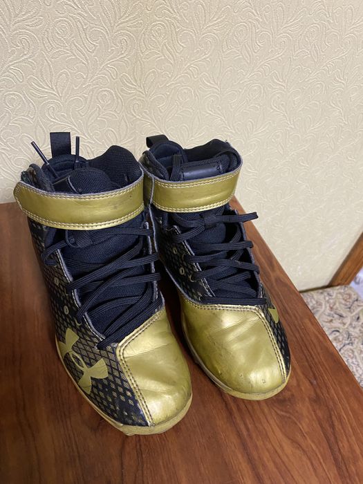 Футбольні кеди підвищені