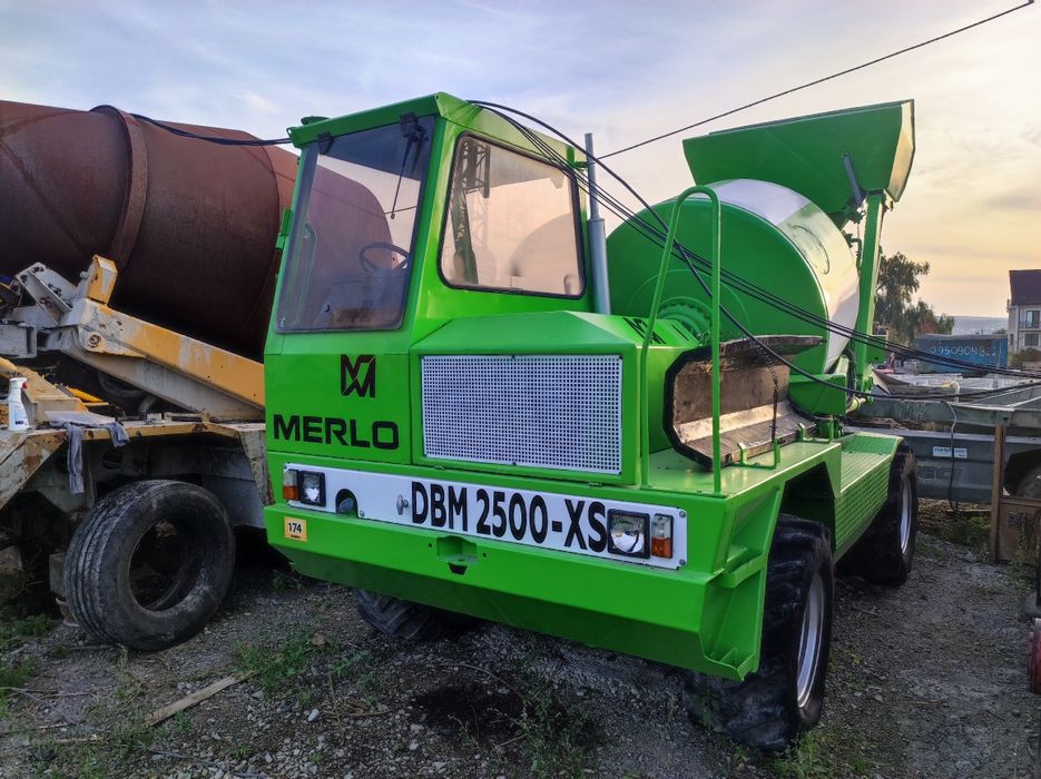 Самохідний повнопривідний бетонозмішувач MERLO DBM 2500-XS