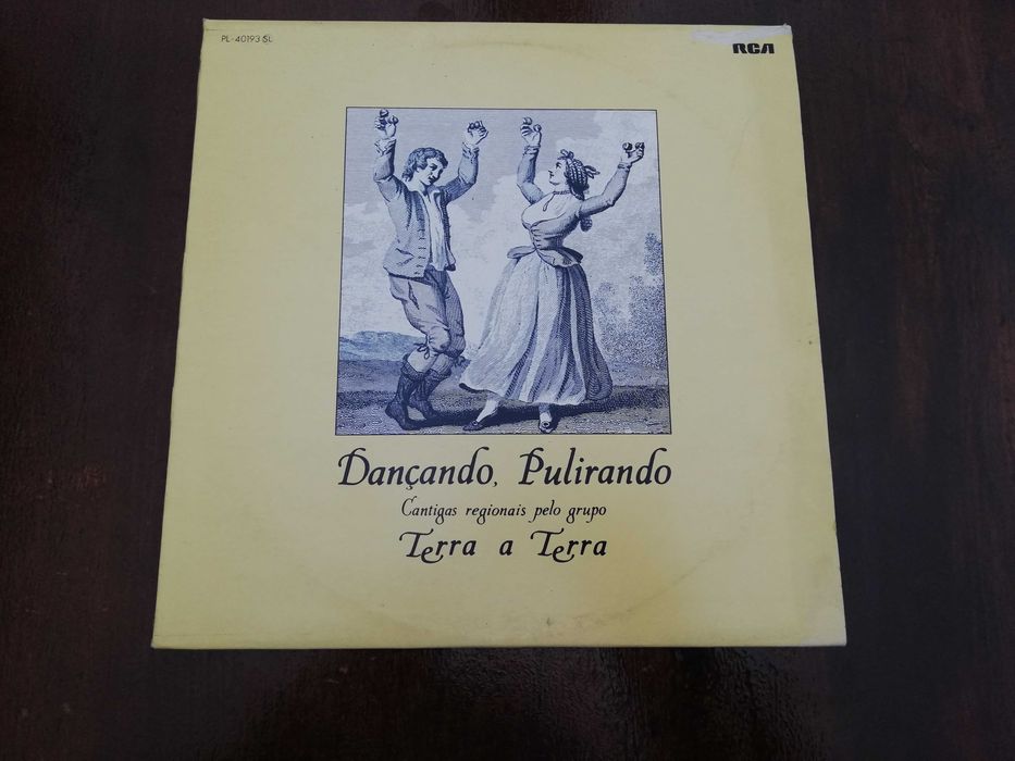 Vendo 8 discos de vinil cantores portugueses - cada 15 euros