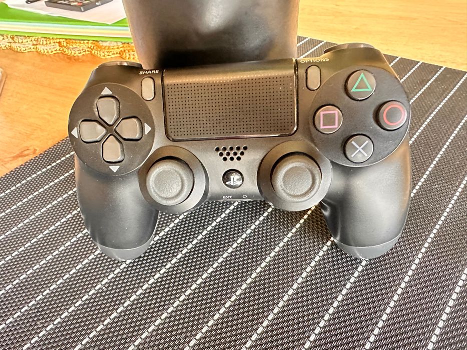 Vendo PS4 Pro 1TB - 4K HDR - Topo de Gama - IMACULADO