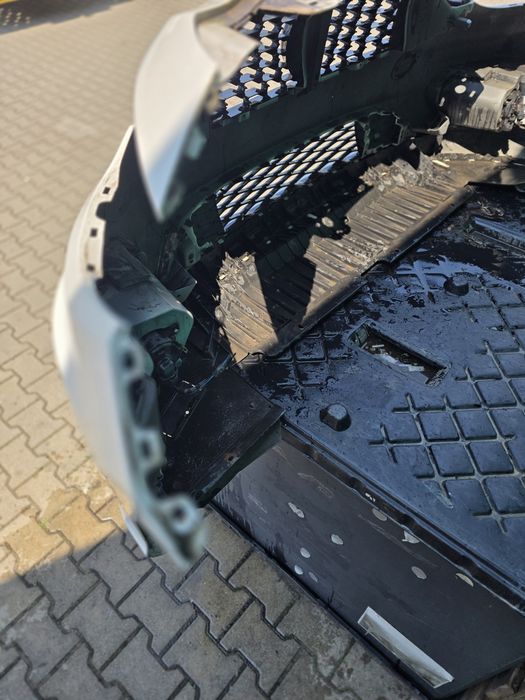Fiat tipo zderzak przod bialy  5d kombi