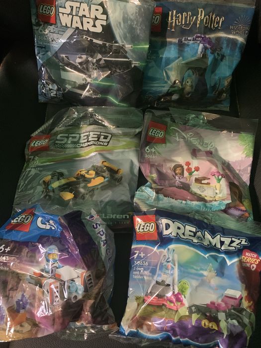 11 наборів конструктора lego різних серій