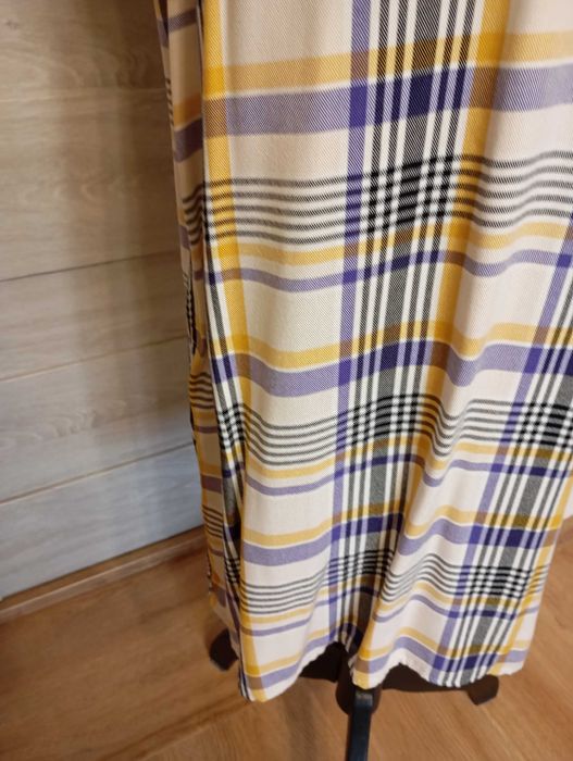 Sukienka w kolorowe paski