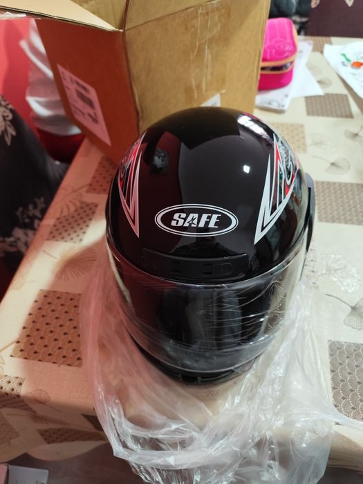 Vendo  capacete em caixa