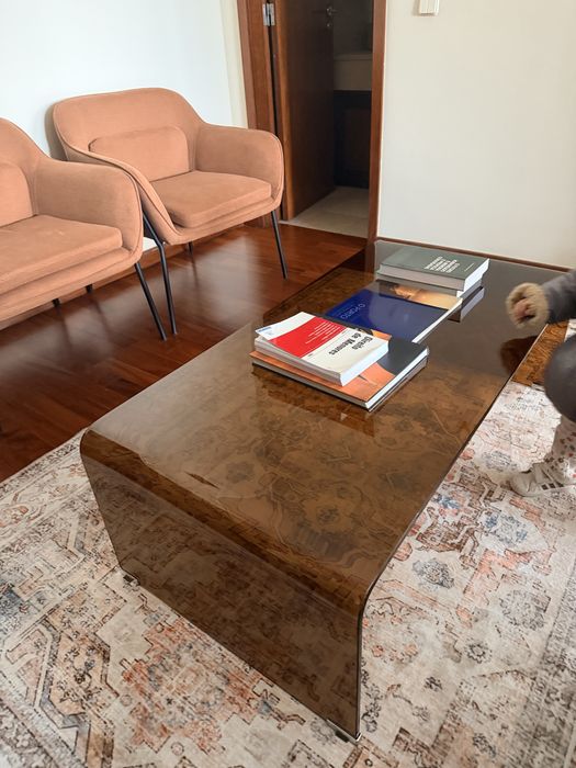 Mobiliário de escritório novo - 2 secretárias e 2 mesas de centeo
