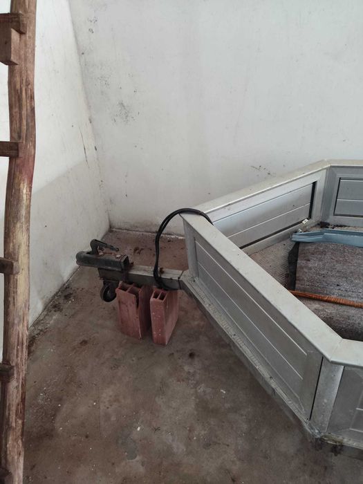 Atrelado em alumínio