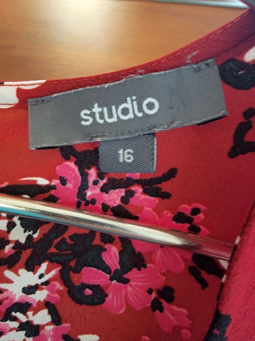 Продам женские платья