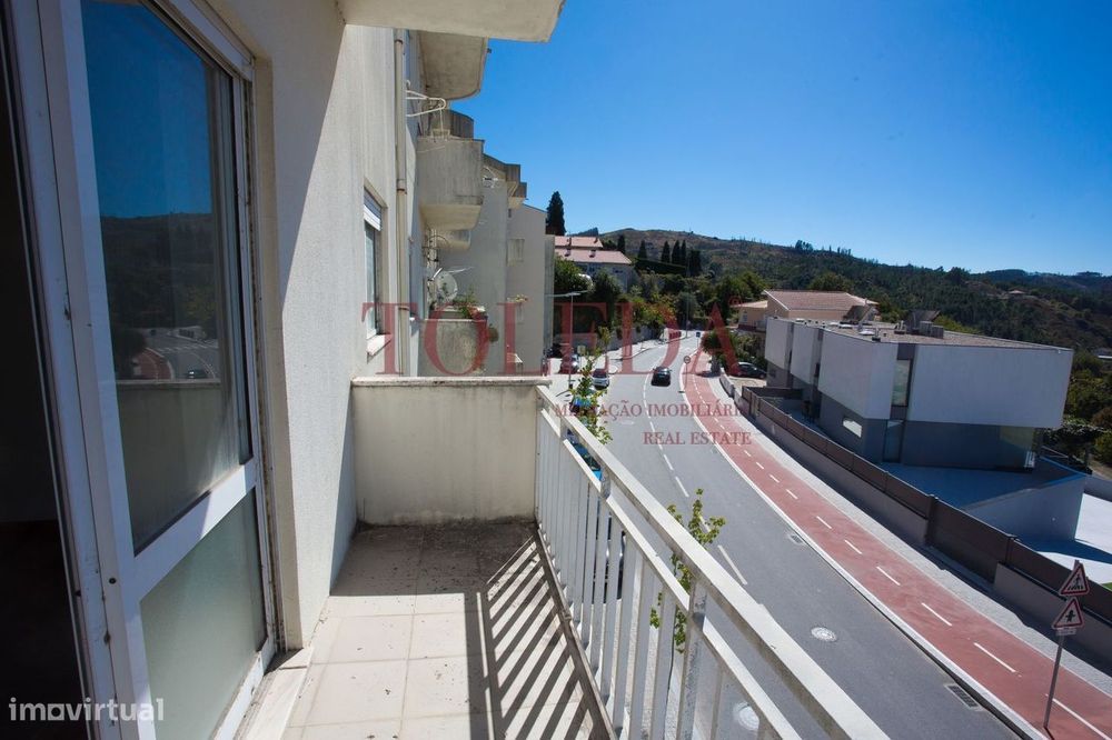 T3 com Lareira, Varanda, Boas áreas