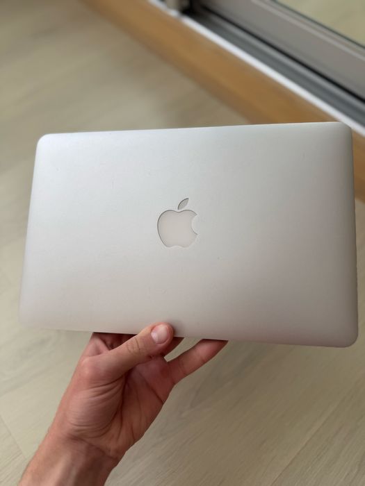 Macbook air 11 2015 4 128 хороший стан
