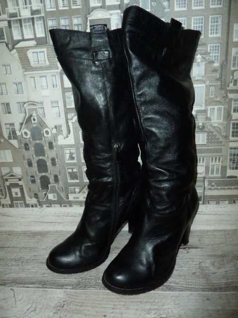 Кожаные сапоги, р 40, стелька 26 см, внутри флисовая подкладка